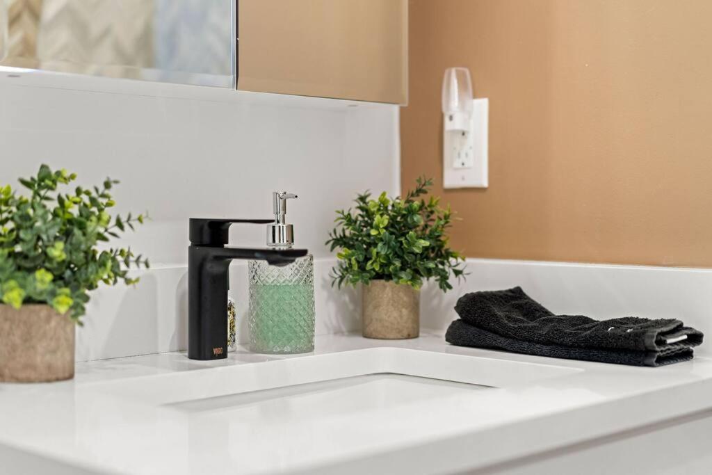 Entire Apt/2Bd 2Bth/Amer. Dream Mall/Nyc/Ewr Airpt Newark Ngoại thất bức ảnh